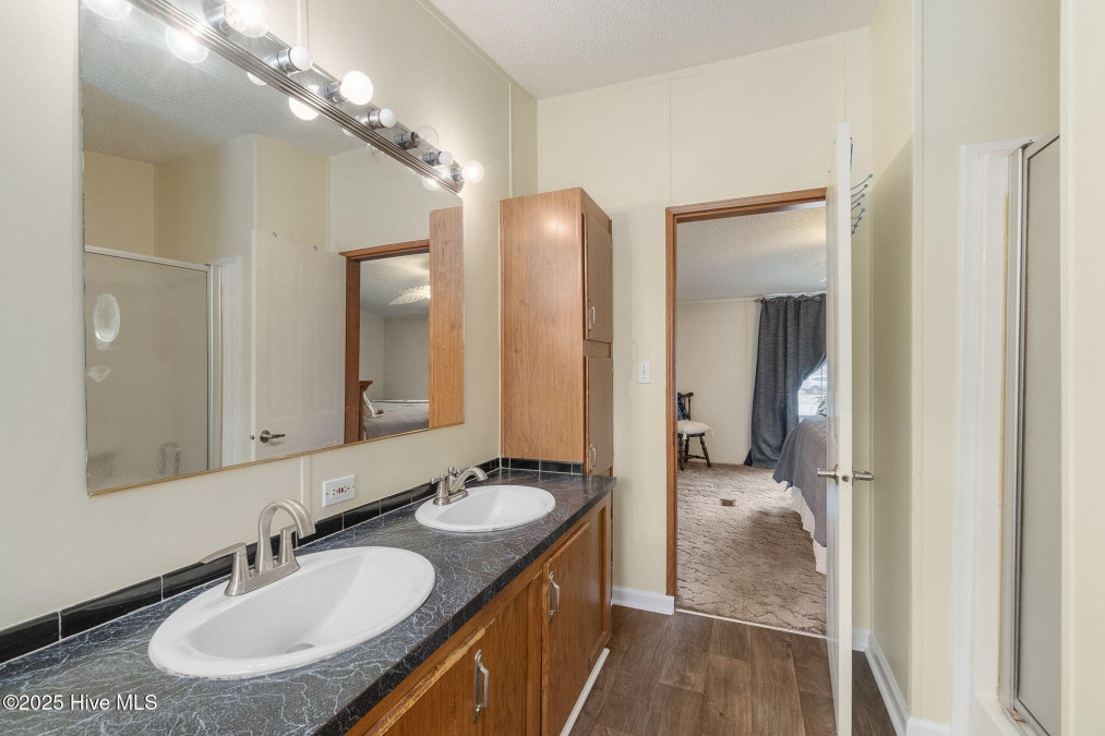 122 Lejeune Rd Cape Carteret, NC 28584