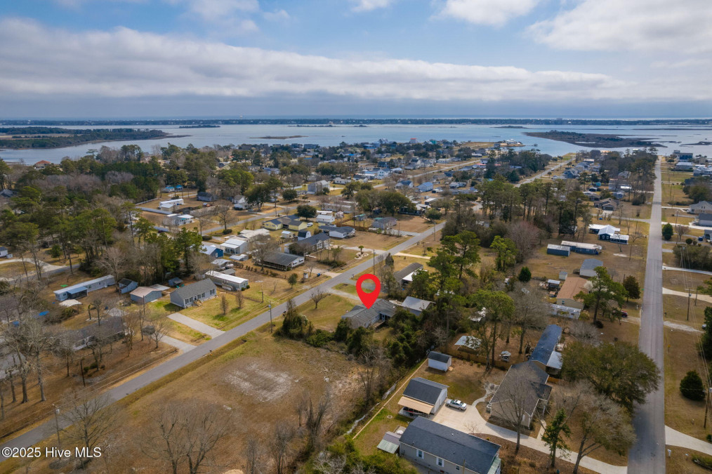 122 Lejeune Rd Cape Carteret, NC 28584