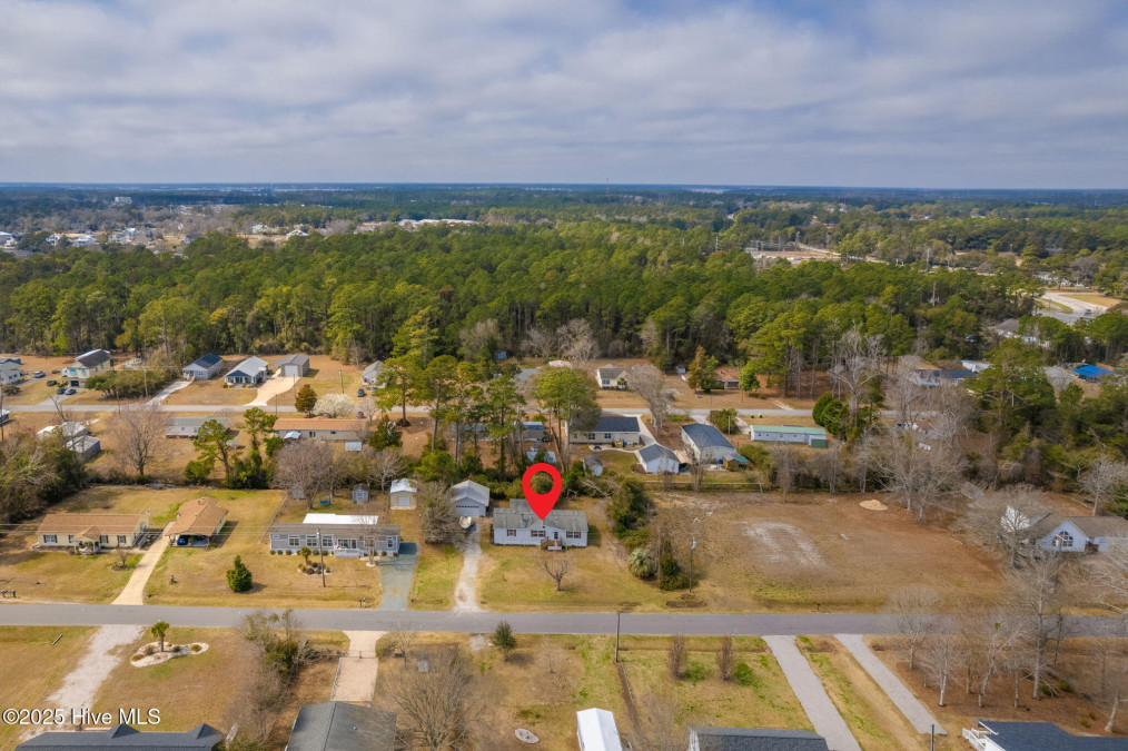 122 Lejeune Rd Cape Carteret, NC 28584
