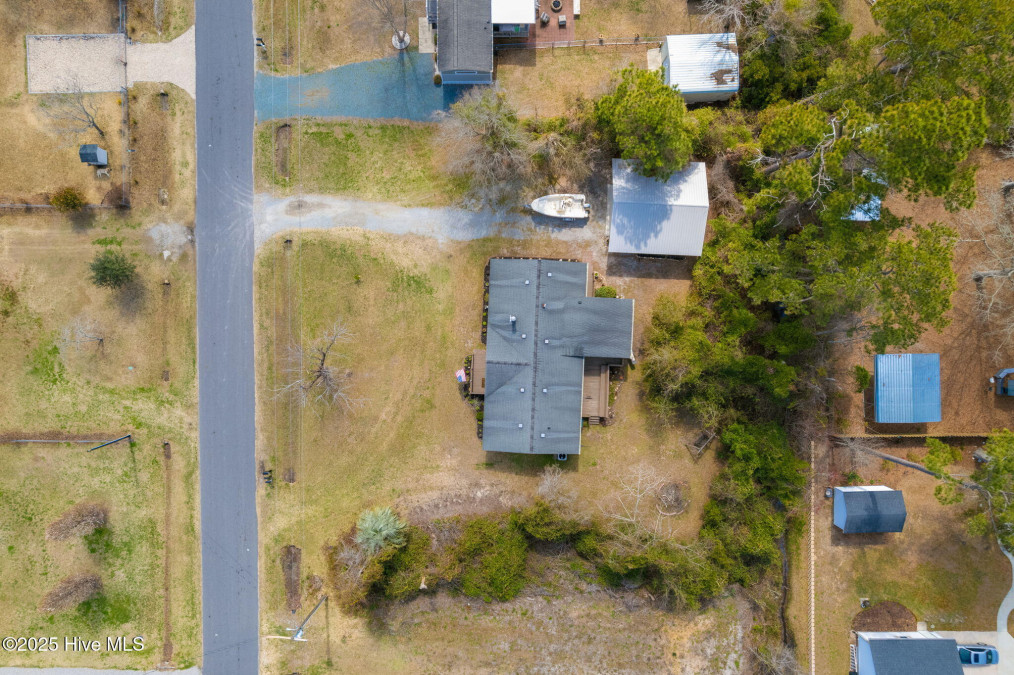 122 Lejeune Rd Cape Carteret, NC 28584