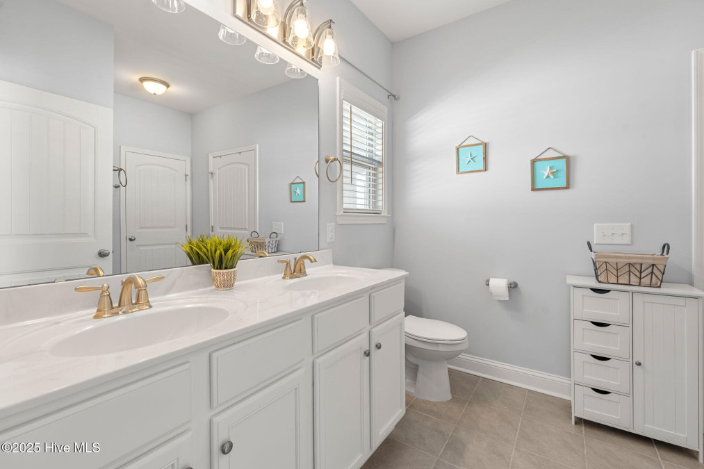 129 32nd St Oak Island, NC 28465