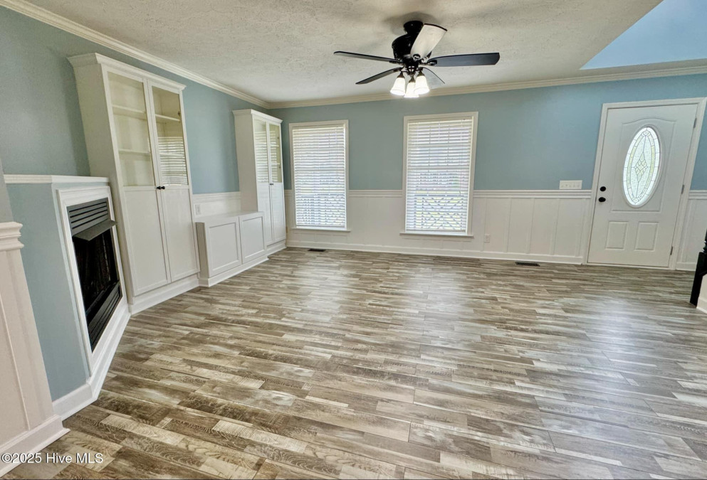 2726 Saint John Cir Kinston, NC 28504