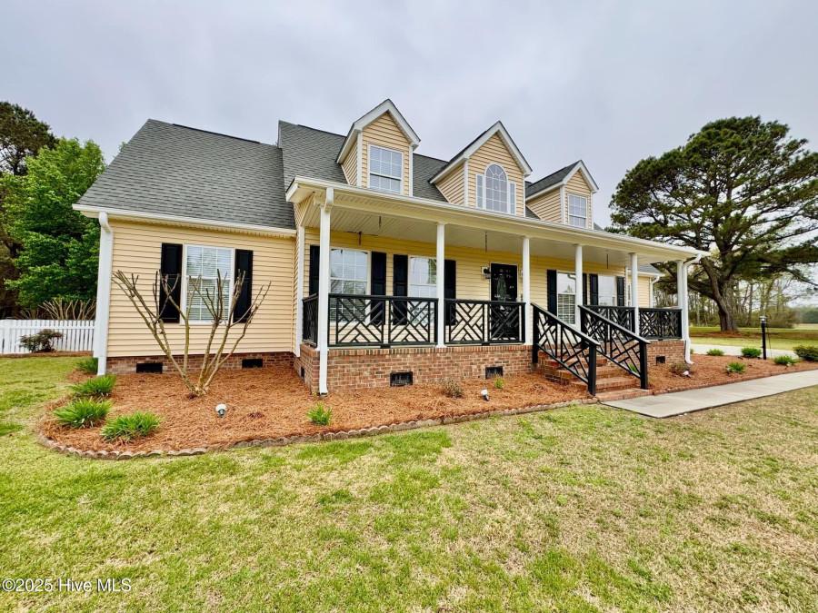 2726 Saint John Cir Kinston, NC 28504