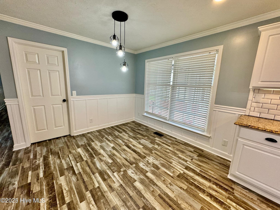2726 Saint John Cir Kinston, NC 28504