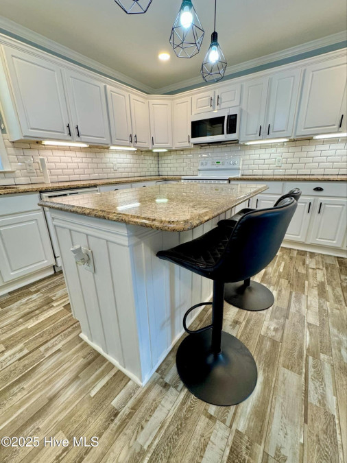2726 Saint John Cir Kinston, NC 28504
