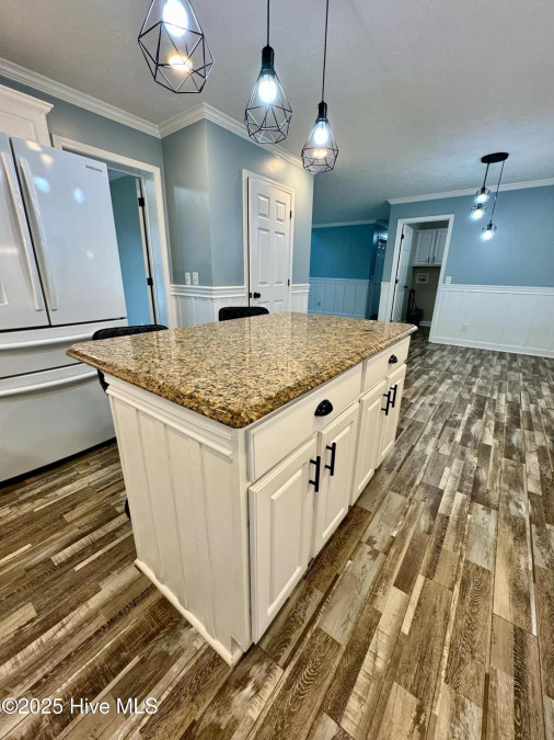 2726 Saint John Cir Kinston, NC 28504