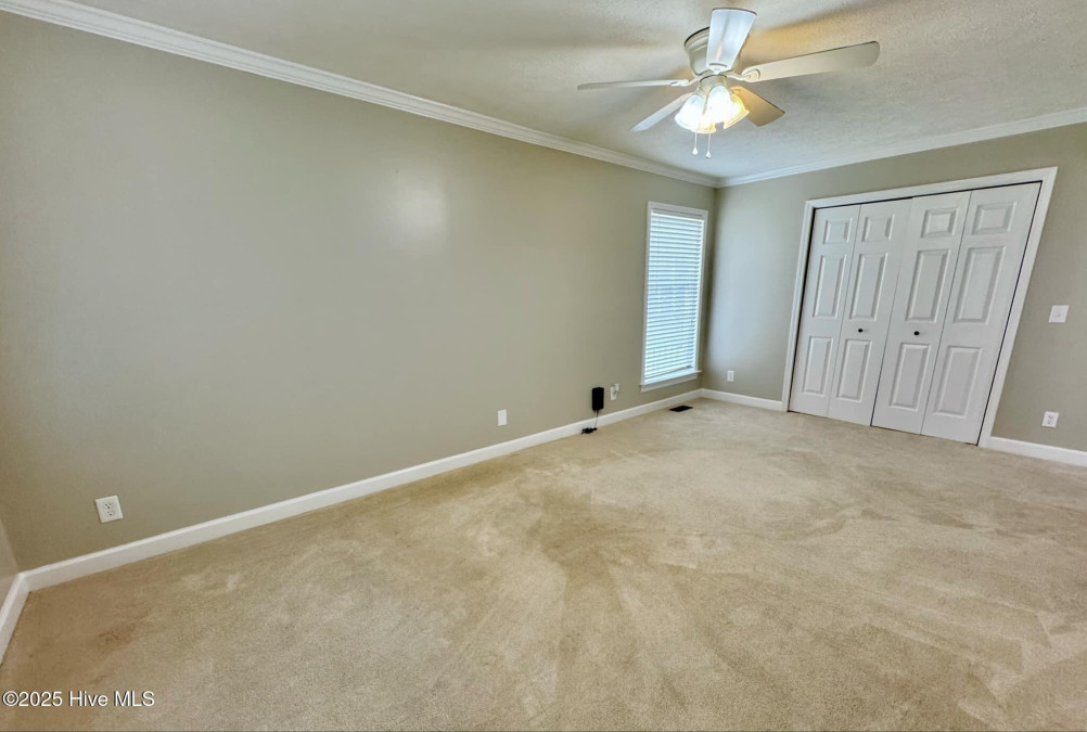 2726 Saint John Cir Kinston, NC 28504