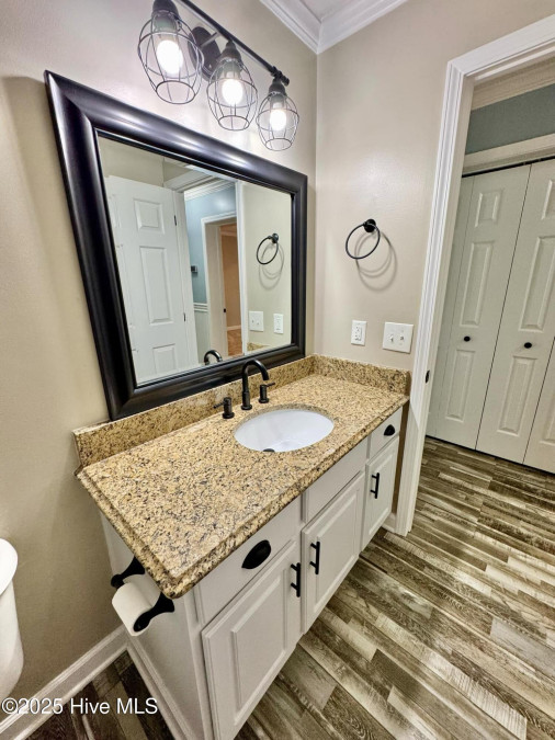 2726 Saint John Cir Kinston, NC 28504