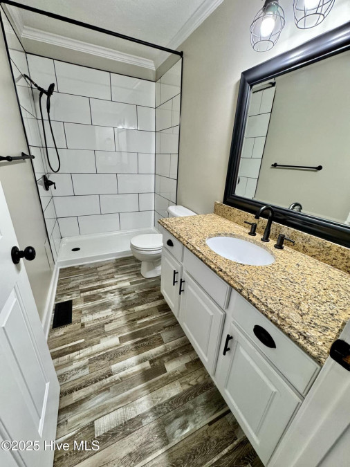 2726 Saint John Cir Kinston, NC 28504