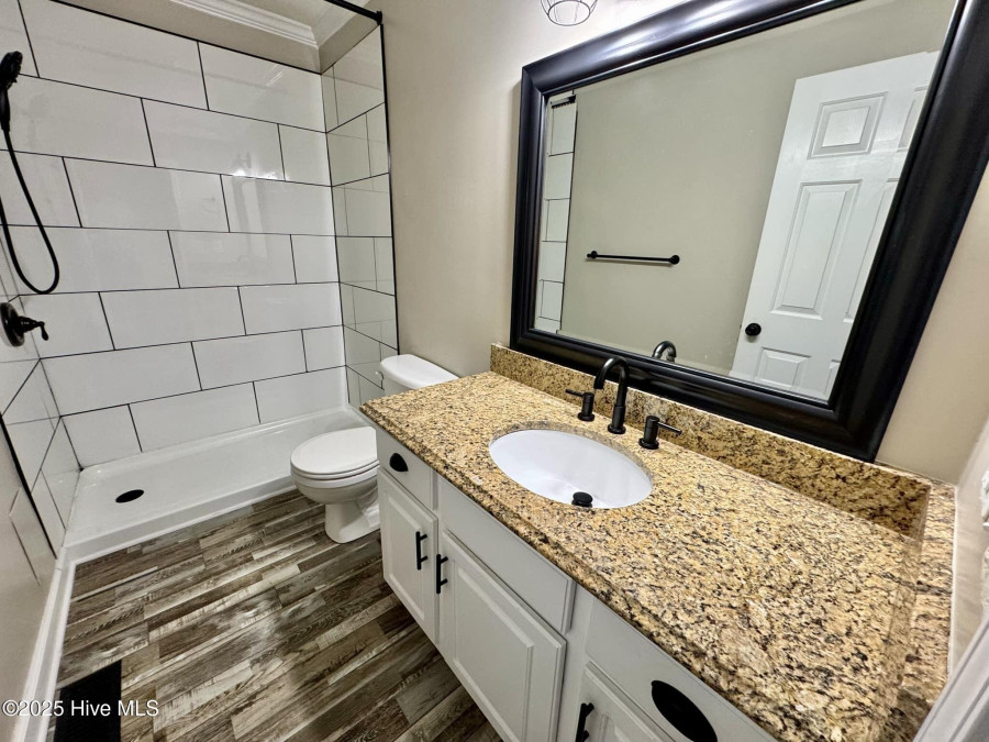 2726 Saint John Cir Kinston, NC 28504