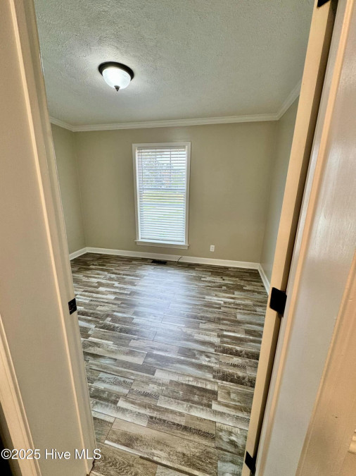 2726 Saint John Cir Kinston, NC 28504