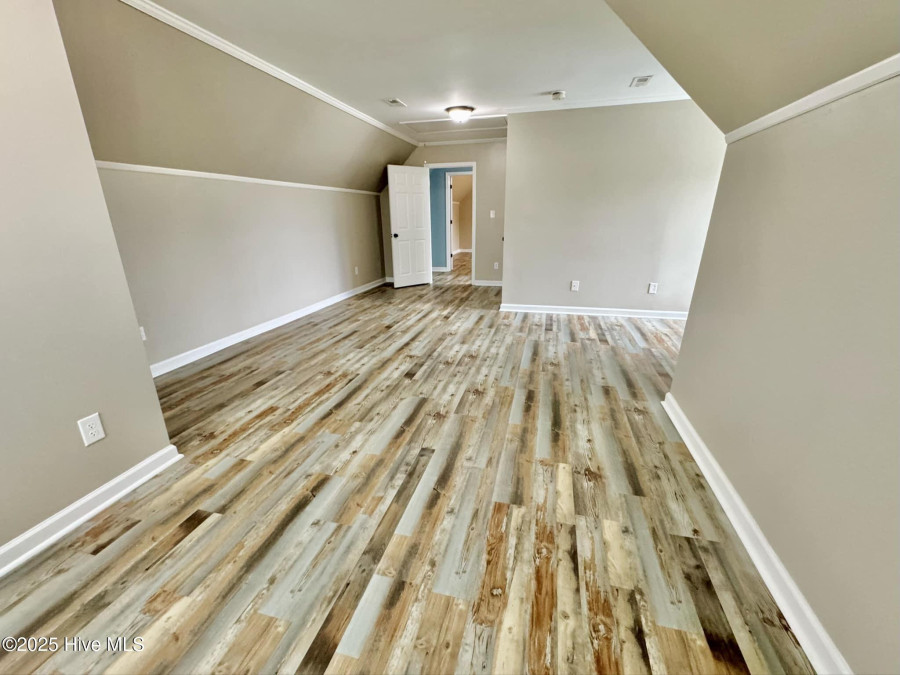 2726 Saint John Cir Kinston, NC 28504