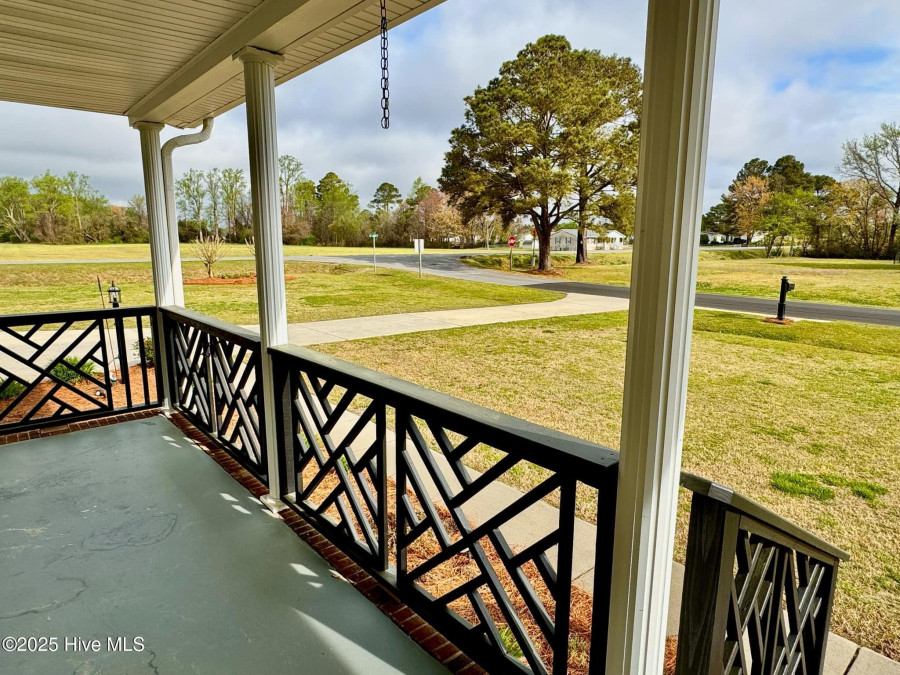 2726 Saint John Cir Kinston, NC 28504