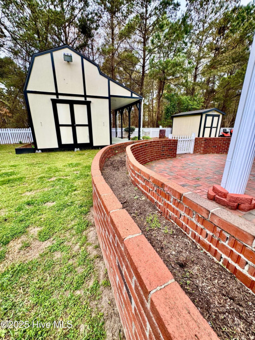 2726 Saint John Cir Kinston, NC 28504