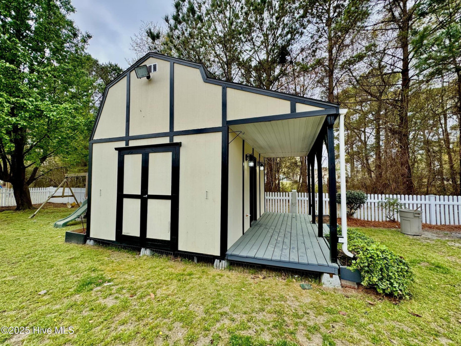 2726 Saint John Cir Kinston, NC 28504