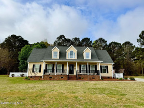 2726 Saint John Cir Kinston, NC 28504