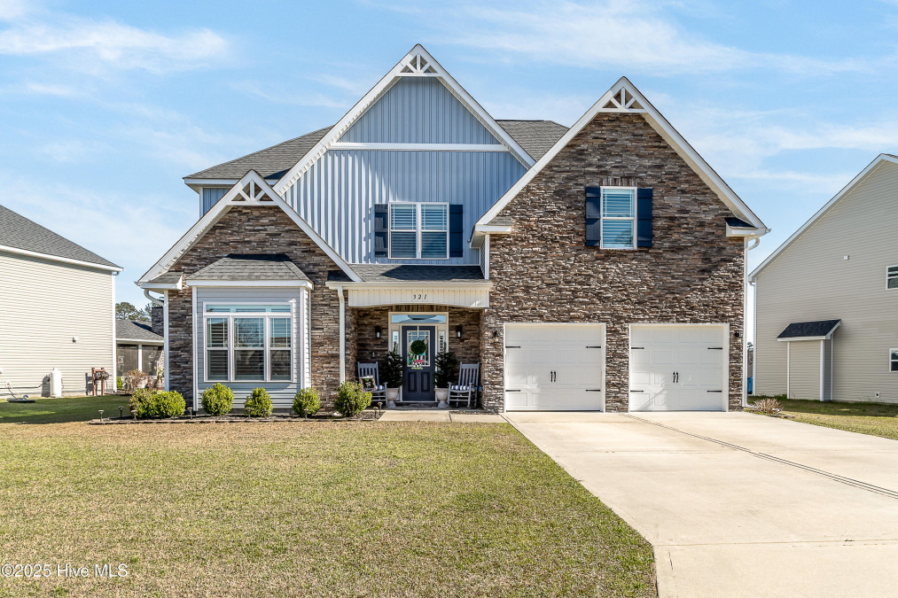 321 Plantation Dr Maple Hill, NC 28454