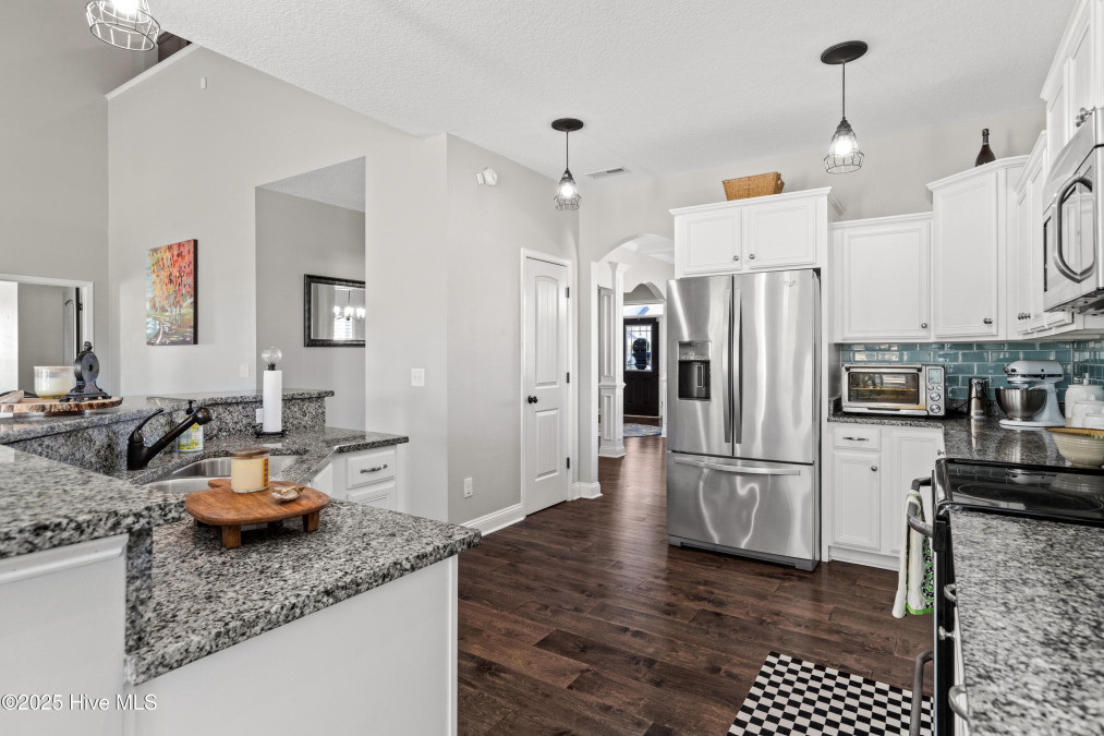 321 Plantation Dr Maple Hill, NC 28454