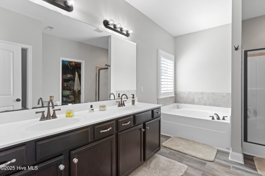 321 Plantation Dr Maple Hill, NC 28454