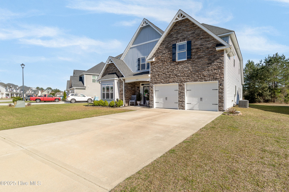 321 Plantation Dr Maple Hill, NC 28454