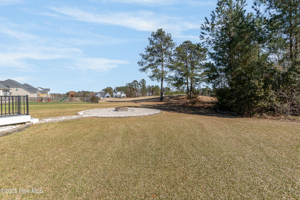 321 Plantation Dr Maple Hill, NC 28454