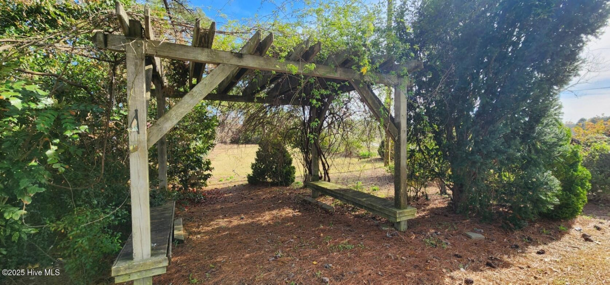 6693 Nc 92  Bath, NC 27808