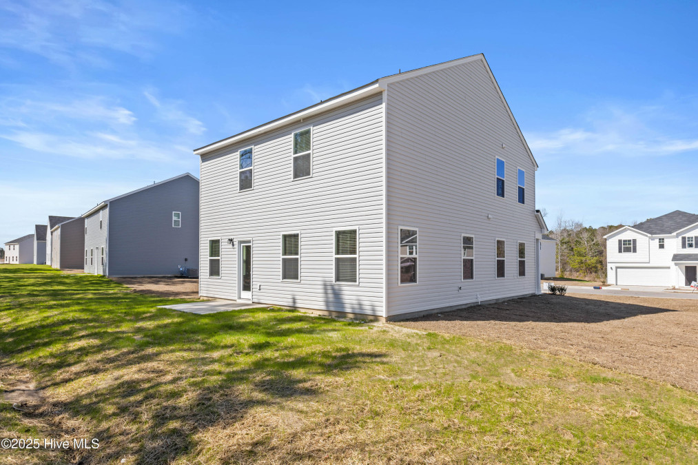 172 Squires Run Ln Richlands, NC 28574