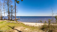 4428 Rivershore Dr New Bern, NC 28560