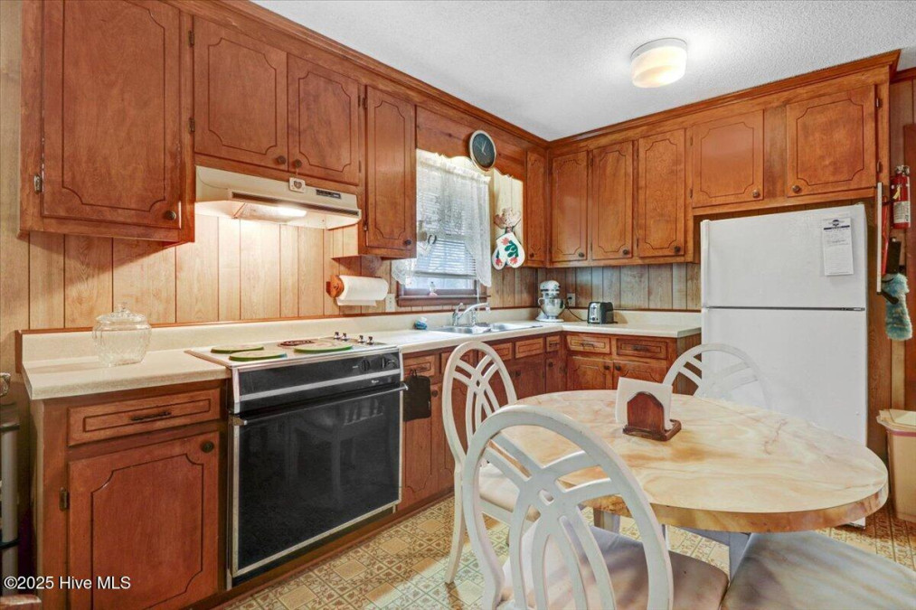 1709 Richard St Goldsboro, NC 27530