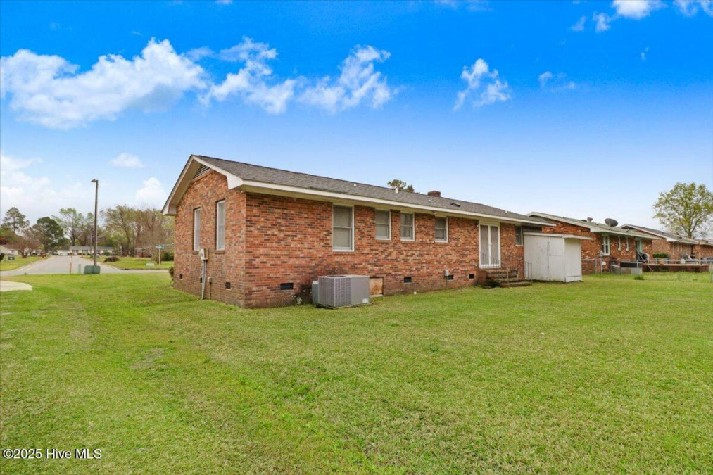 1709 Richard St Goldsboro, NC 27530