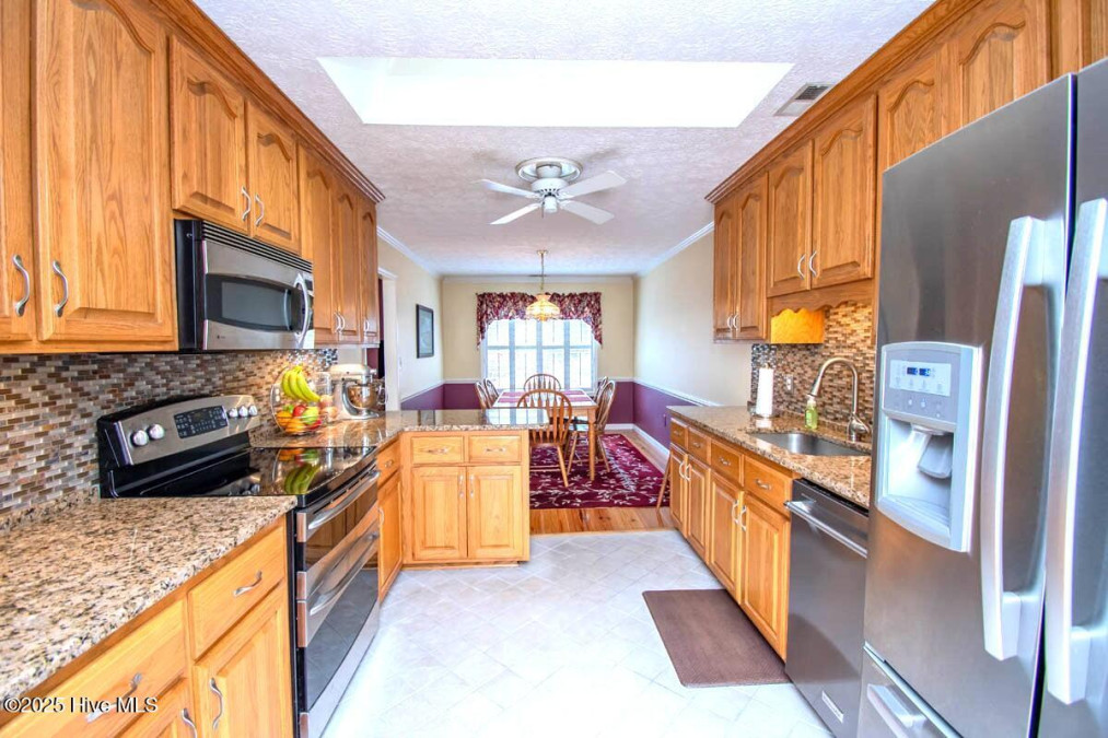 511 Pine Valley Dr Morehead City, NC 28557