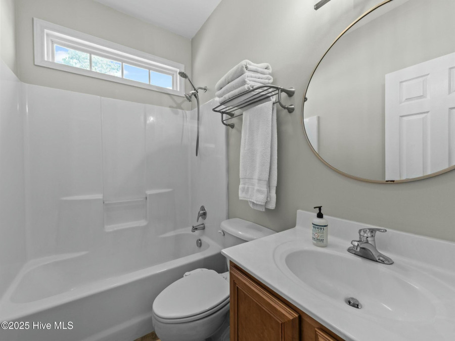 1914 Widgeon Dr Morehead City, NC 28557