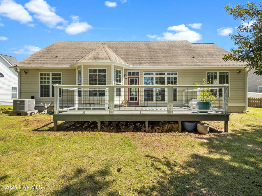 1914 Widgeon Dr Morehead City, NC 28557
