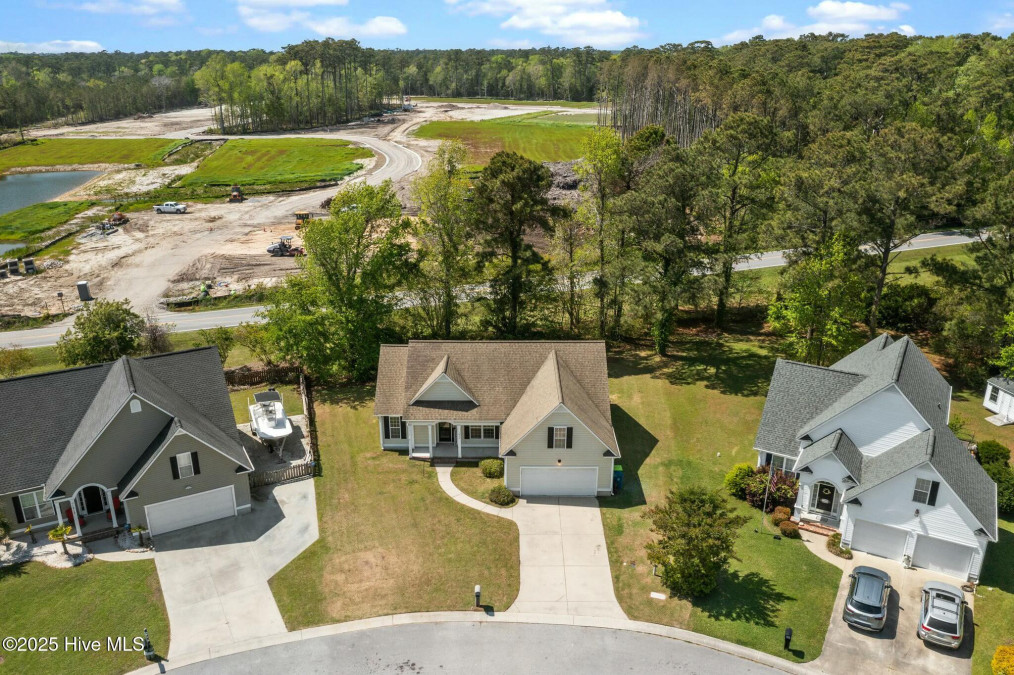 1914 Widgeon Dr Morehead City, NC 28557