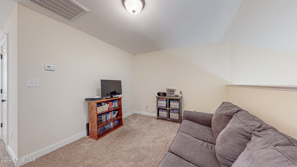 1804 Fox Den Way Greenville, NC 27858