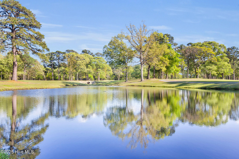 429 Country Club Dr Minnesott Beach, NC 28510