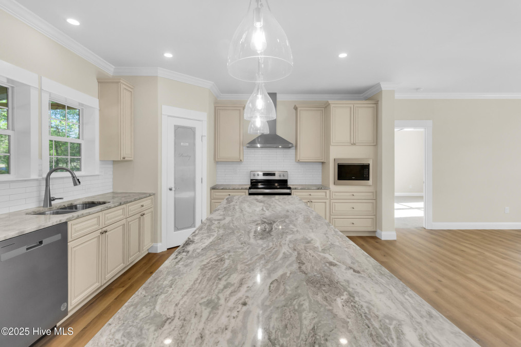 429 Country Club Dr Minnesott Beach, NC 28510
