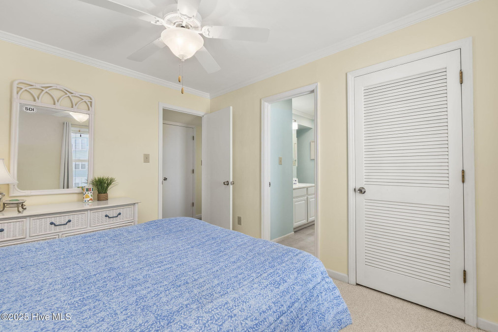 1010 Salter Path Rd Indian Beach, NC 28512