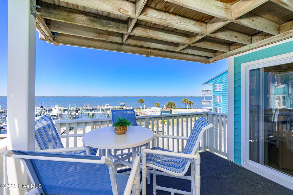 1010 Salter Path Rd Indian Beach, NC 28512