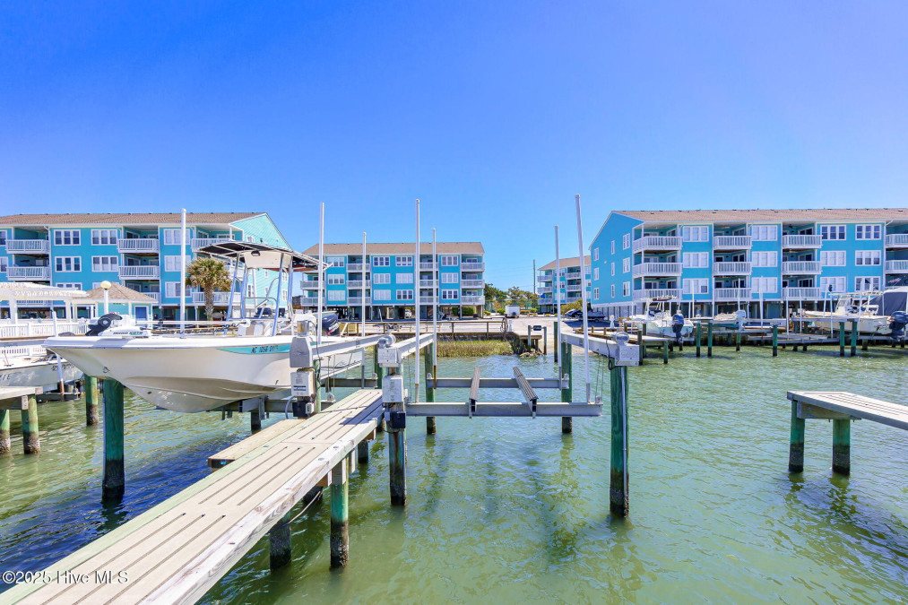 1010 Salter Path Rd Indian Beach, NC 28512