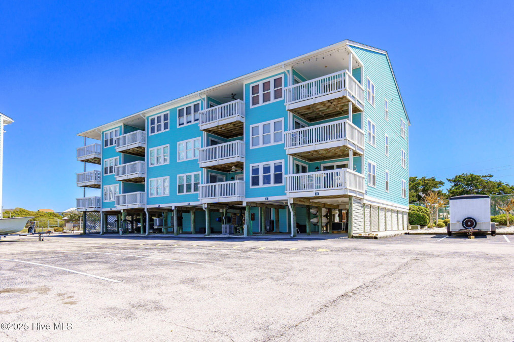 1010 Salter Path Rd Indian Beach, NC 28512