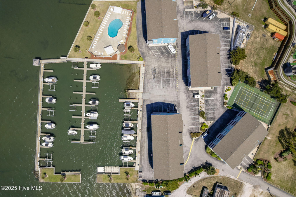 1010 Salter Path Rd Indian Beach, NC 28512