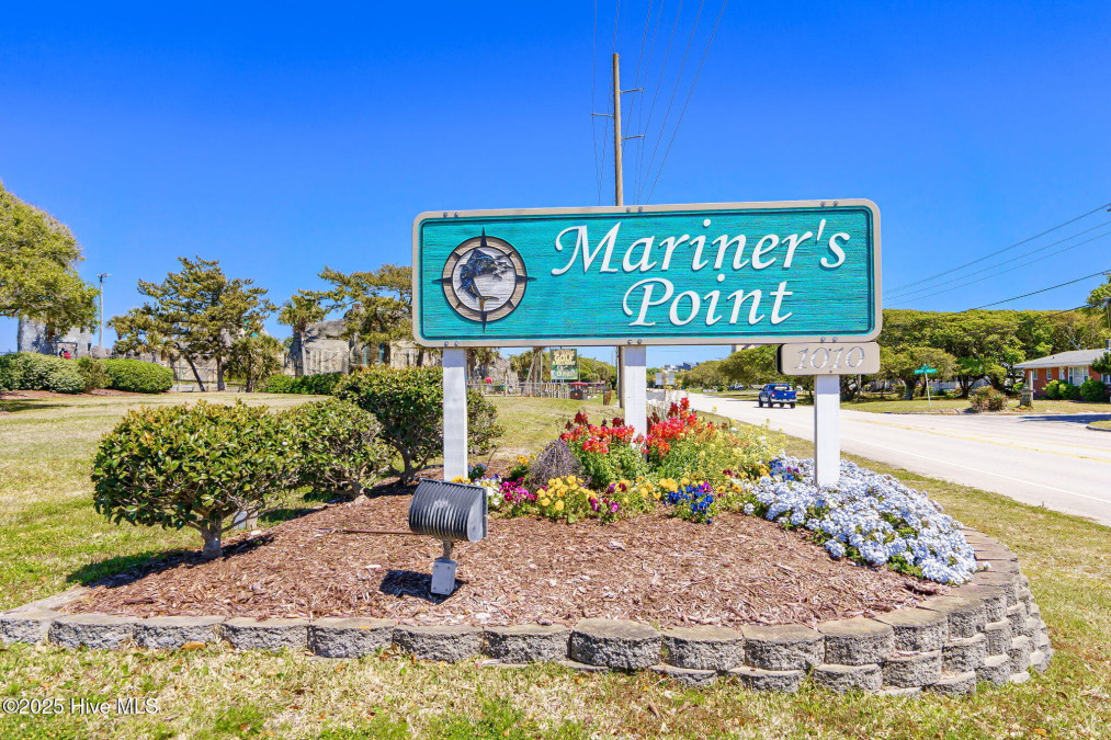 1010 Salter Path Rd Indian Beach, NC 28512