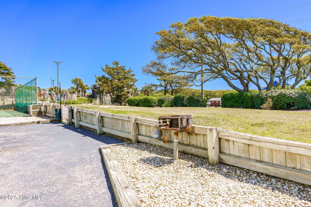 1010 Salter Path Rd Indian Beach, NC 28512