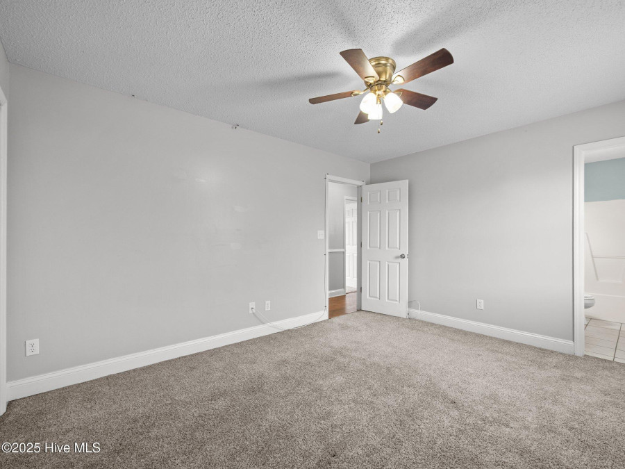 206 Zachary Ln Hubert, NC 28539
