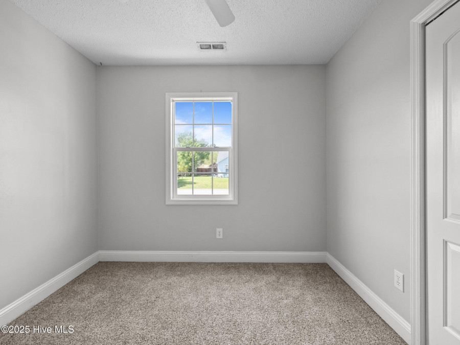 206 Zachary Ln Hubert, NC 28539