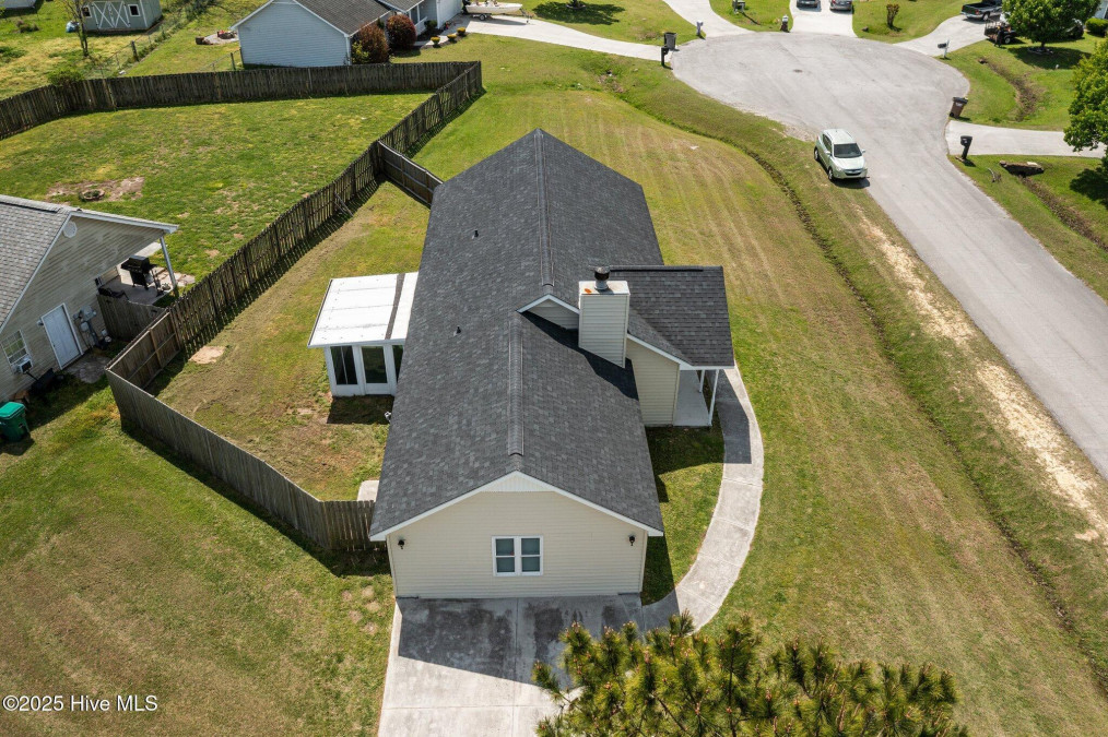 206 Zachary Ln Hubert, NC 28539