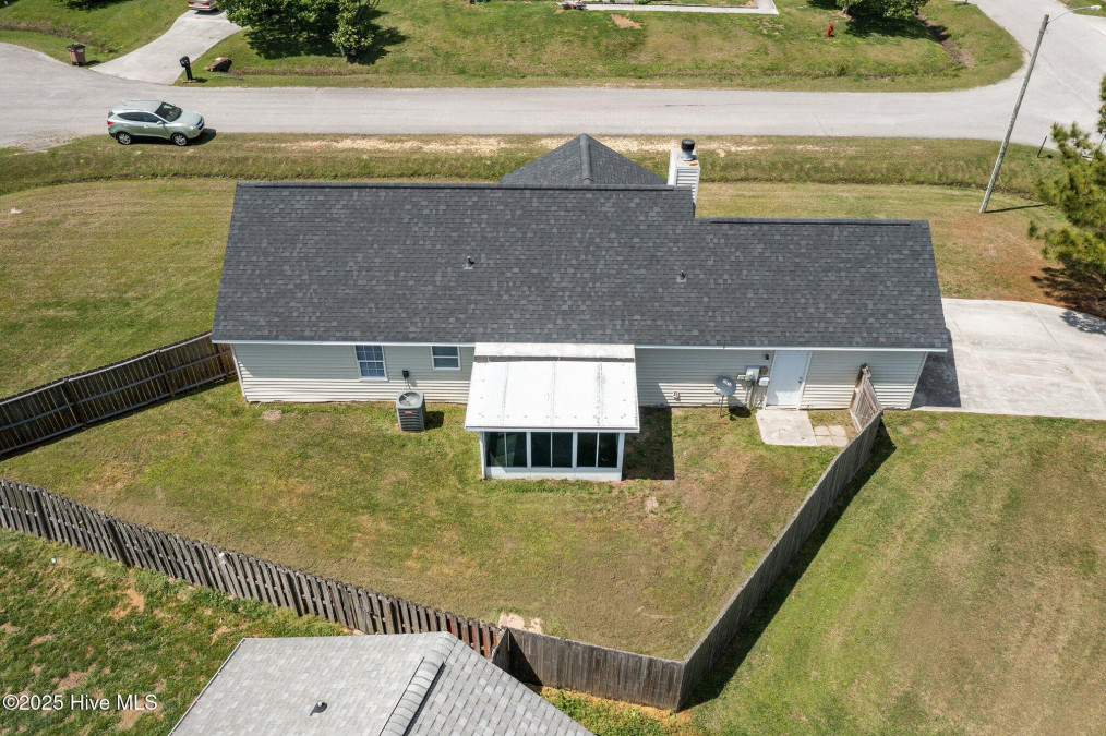 206 Zachary Ln Hubert, NC 28539