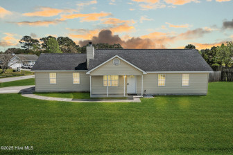 206 Zachary Ln Hubert, NC 28539