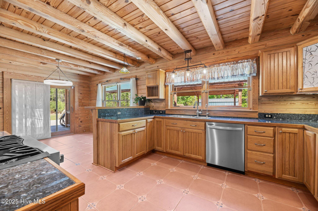 105 Port Dr Oriental, NC 28571